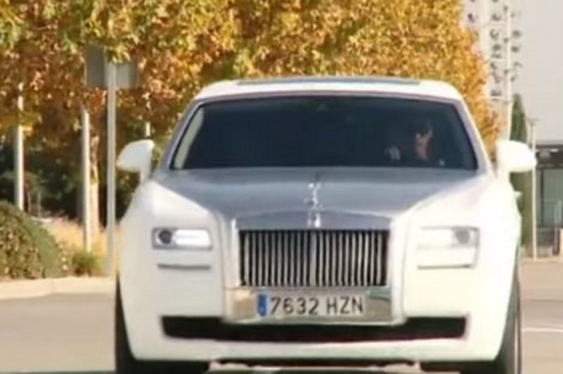 Παραλίγο να  κτυπήσει με το αυτοκίνητο  του οπαδό της Ρεάλ ο Κριστιάνο Ρονάλντο (video)