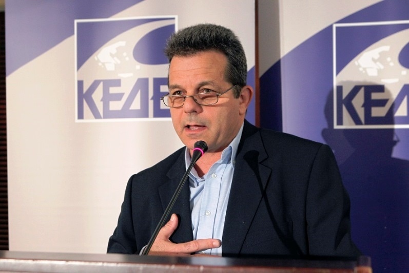 Συναδινός: «Θα γίνει το γήπεδο των προσφυγικών στην Πάτρα»