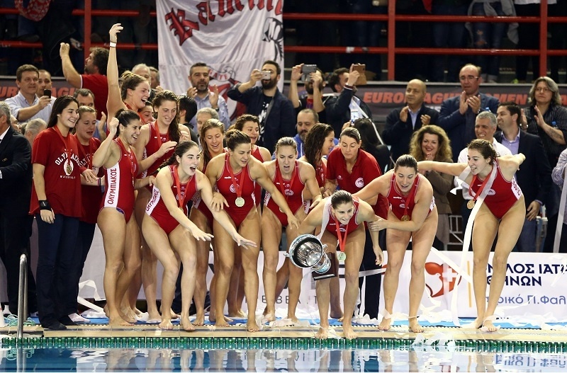 Ολυμπιακός: Χαμός στους πανηγυρισμούς (photos)