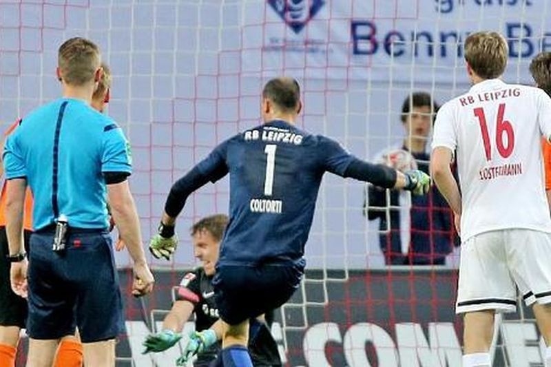 Ο… λυτρωτής τερματοφύλακας! (video)