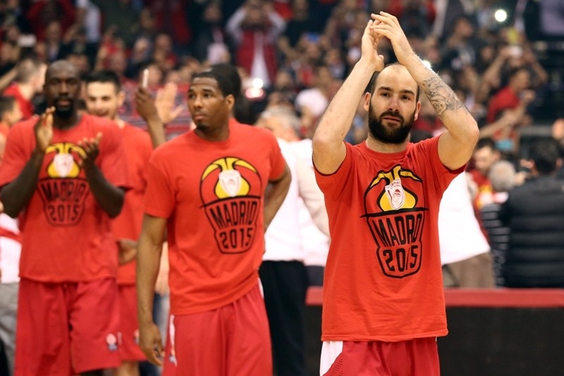 Ολυμπιακός: Τα μπλουζάκια του Final Four (photos)
