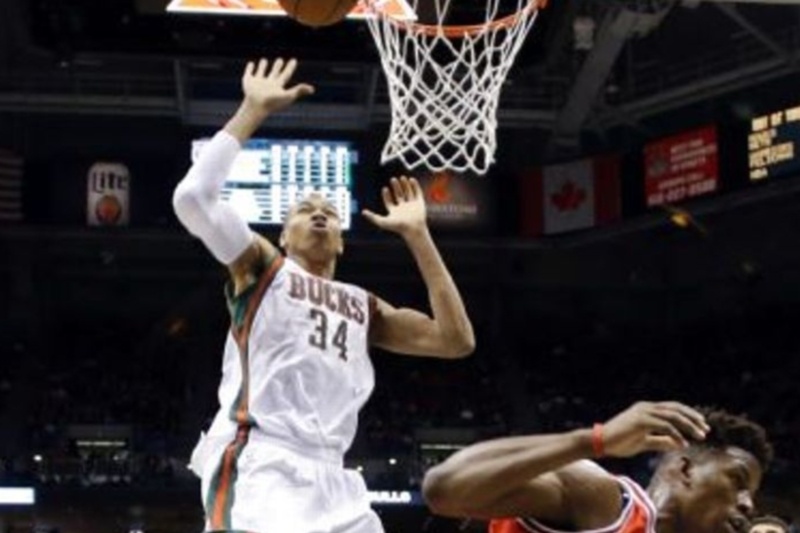 Μιλγουόκι Μπακς: «Πλάκωσαν» τους Μπουλς με Αντετοκούνμπο (videos)