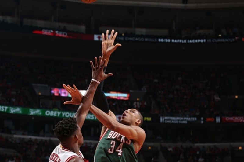 Μιλγουόκι Μπακς: Ακάθεκτοι στο Σικάγο με Αντετοκούνμπο (videos)