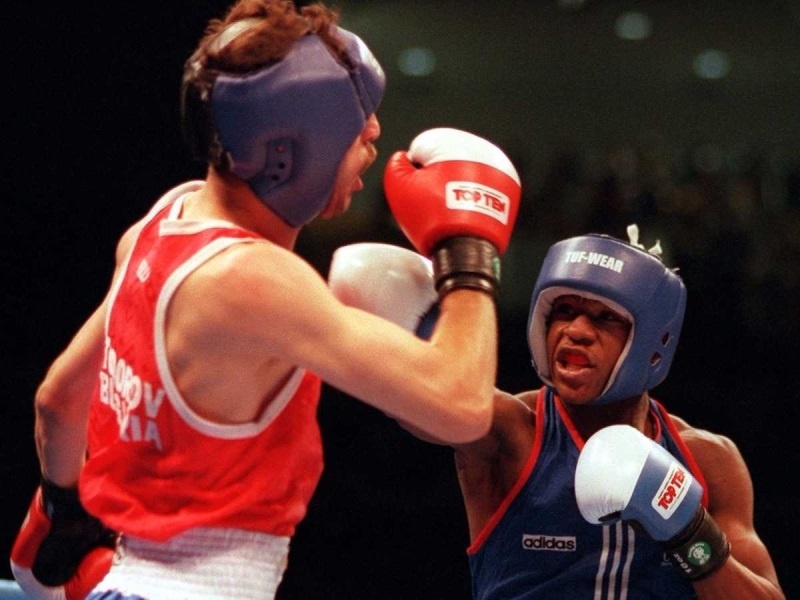 Ο άνθρωπος που «λύγισε» τον Floyd Mayweather (photos&videos)