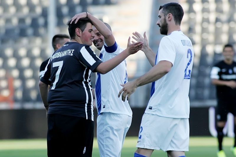 ΠΑΟΚ και Εθνική 2004 έδωσαν χαρά στον Χρυσοβαλάντη (photos)
