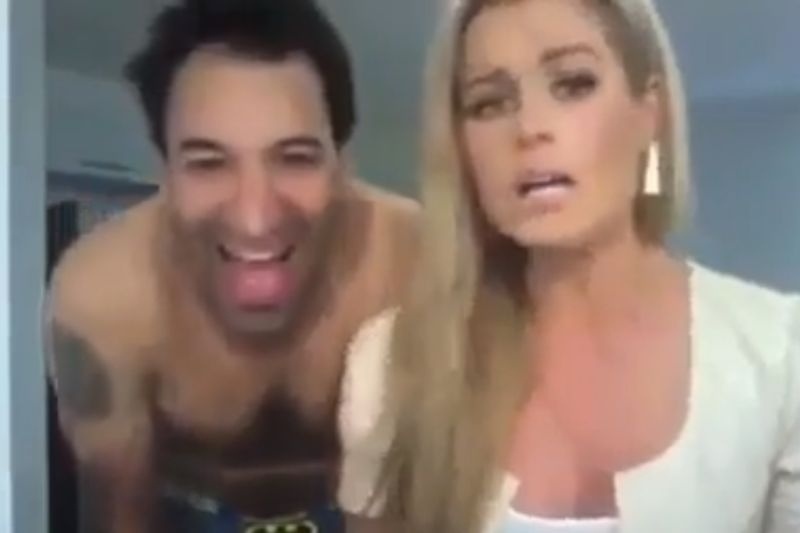 Πως κάνεις ρόμπα μια ξανθιά! (video)