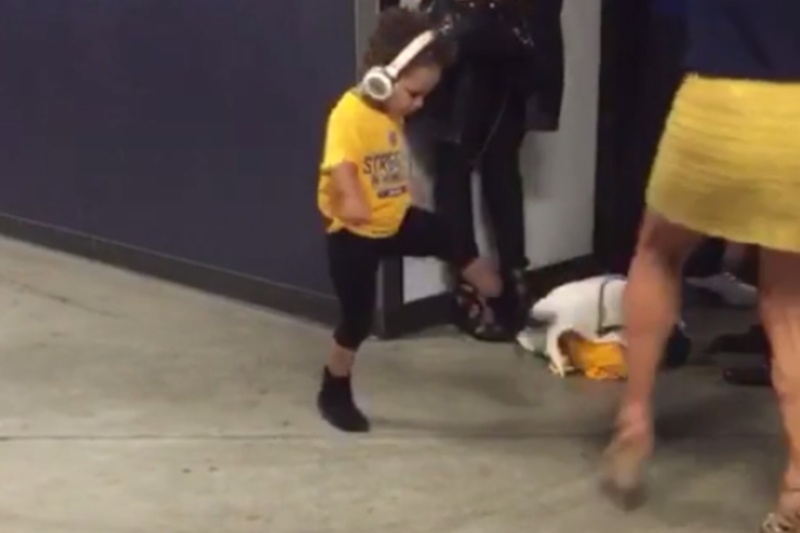O χορός της κόρης του Curry μετά τη νίκη επί του LeBron! (video)
