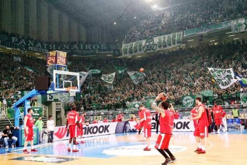 Χωρίς προβλήματα η άφιξη του Ολυμπιακού (videos)