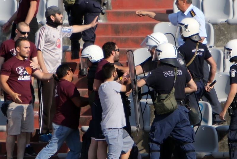 Κράξιμο σε Πλεξίδα και ξύλο στο Αλκαζάρ! (photos)