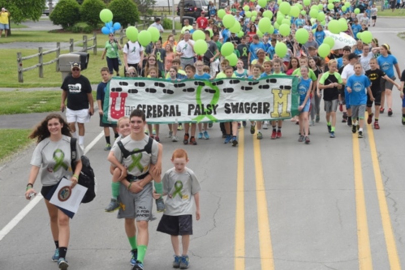 ΣΥΓΚΛΟΝΙΣΤΙΚΟ: Η αδελφική αγάπη δεν έχει όρια! (video, photos)