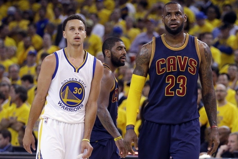 NBA: Κάρι-Λεμπρόν 1-1 στο Top 5 (video)