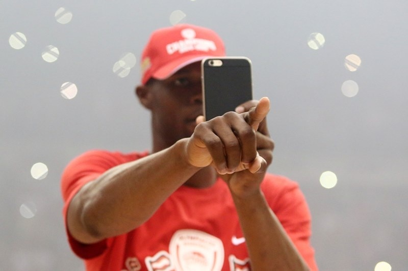 Τρελό... σόου από Πέτγουεϊ στα μπουζούκια (video)