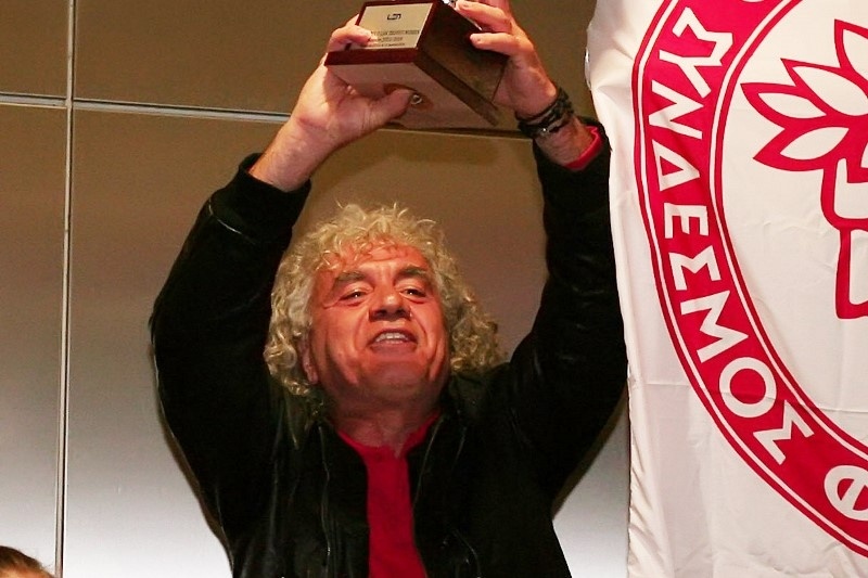 Επίθεση στον Τάκη Τσουκαλά!