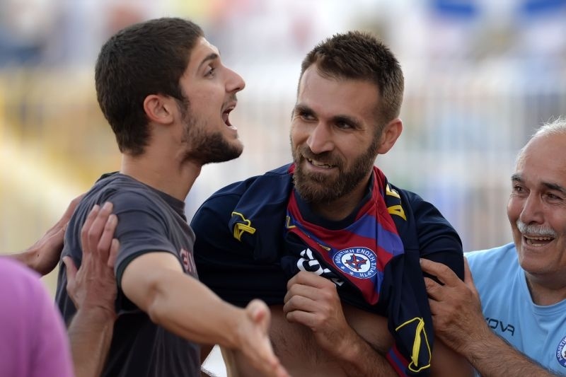 Ο Ηλίας Αναστασάκος αποκλειστικά στη «ΠΡΑΣΙΝΗ»