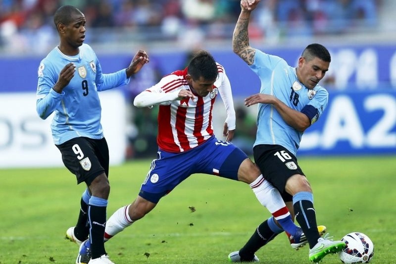 Βολική ισοπαλία για Ουρουγουάη και Παραγουάη (videos)