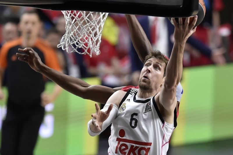 Τα... σέρνει ο Νοτσιόνι! (video)