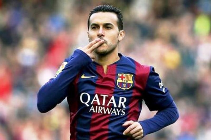 Ντύνει στα… κόκκινα τον Πέδρο