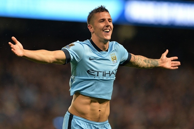 Τρεις «μονομάχοι» για Γιόβετιτς!