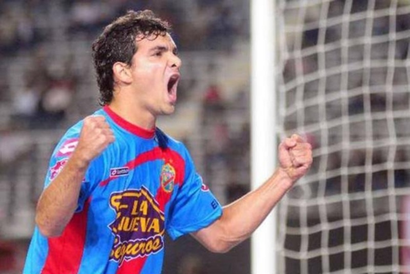 «Χτυπάει» Ζελάγια!