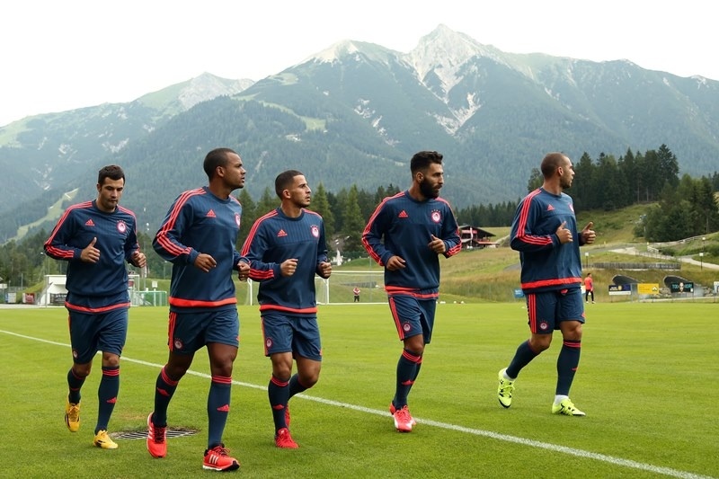 Η «ερυθρόλευκη» υποδοχή στους διεθνείς (video)