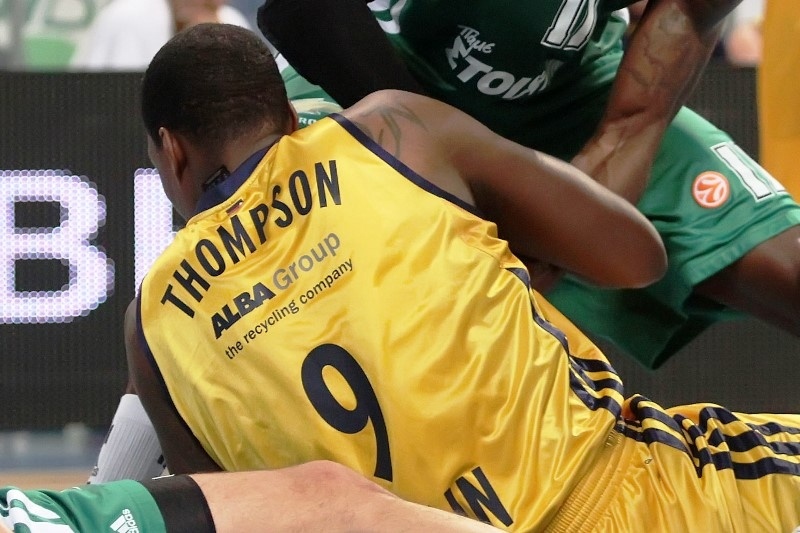 «Μπαμ» με Τόμπσον