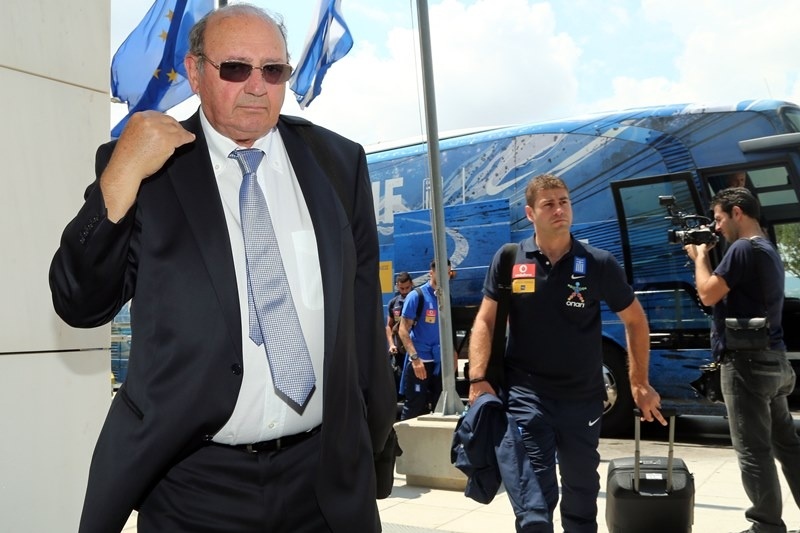 Να μείνει στην Εθνική Ελλάδας ο Μαρκαριάν μετά την παραίτησή του; (poll)