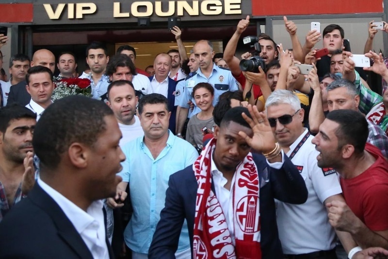 Οι Τούρκοι... τρελάθηκαν! (photos&videos)