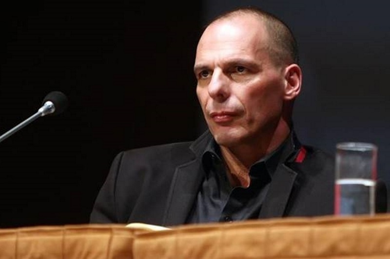 Αντεπίθεση Βαρουφάκη με βολές κατά των «συκοφαντών» του