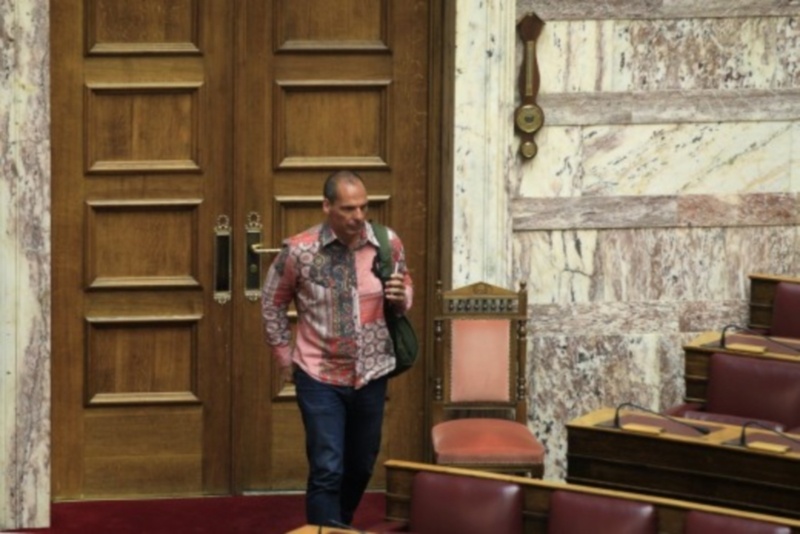 Το ψυχεδελικό πουκάμισο του Βαρoυφάκη «γκρέμισε» τα social media! (photo)