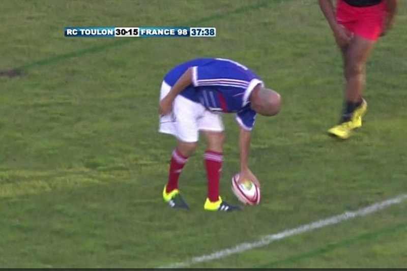 Σκόραρε σε αγώνα... ράγκμπι ο Ζιντάν!!! (photos)