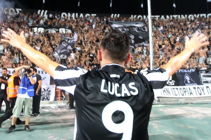 Υπέγραψε τα μεσάνυχτα ο Λούκας!