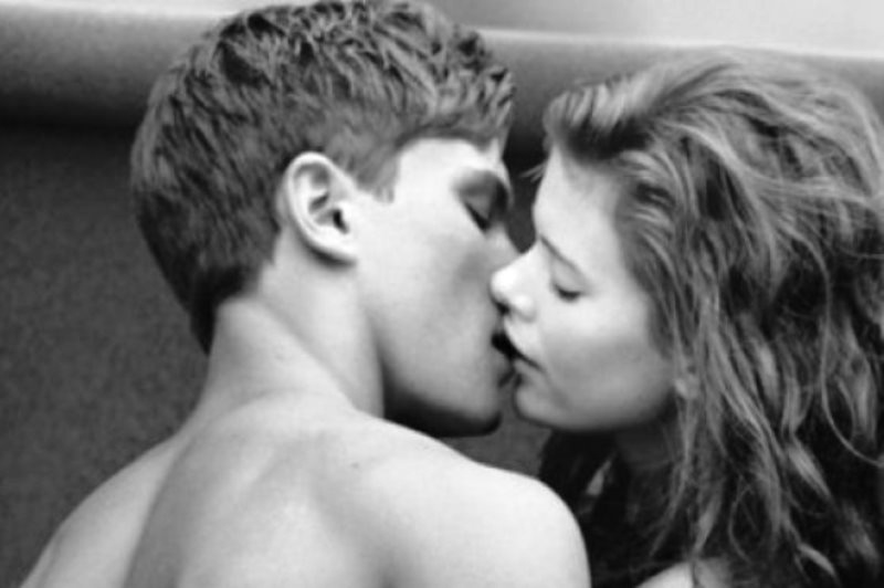 Καλοκαίρι χωρίς άδεια; Τι γνώμη έχεις για το σεξ στο γραφείο;