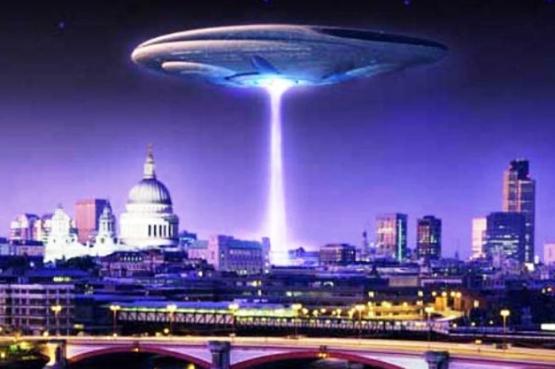 Φαντασμαγορική εισβολή εξωγήινων (:) στις ΗΠΑ με στυλ! (video)