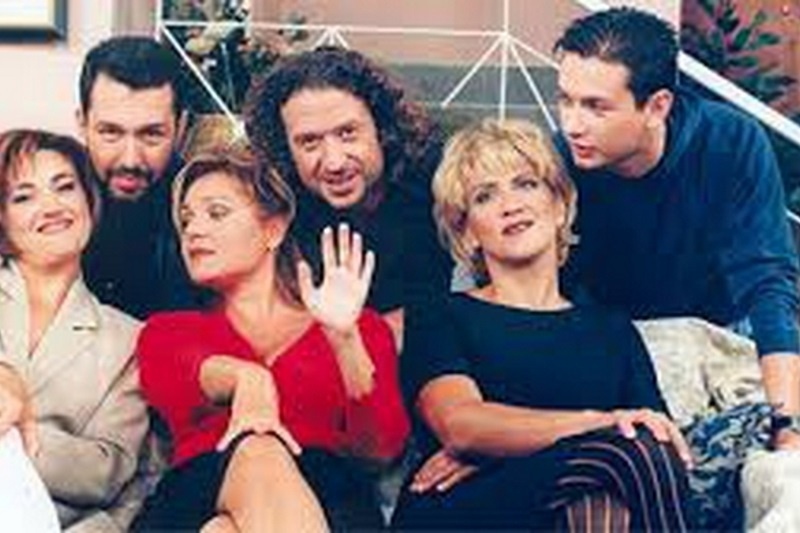 Ηθοποιός από τα «Εγκλήματα» έγινε σερβιτόρος σε σουβλατζίδικο