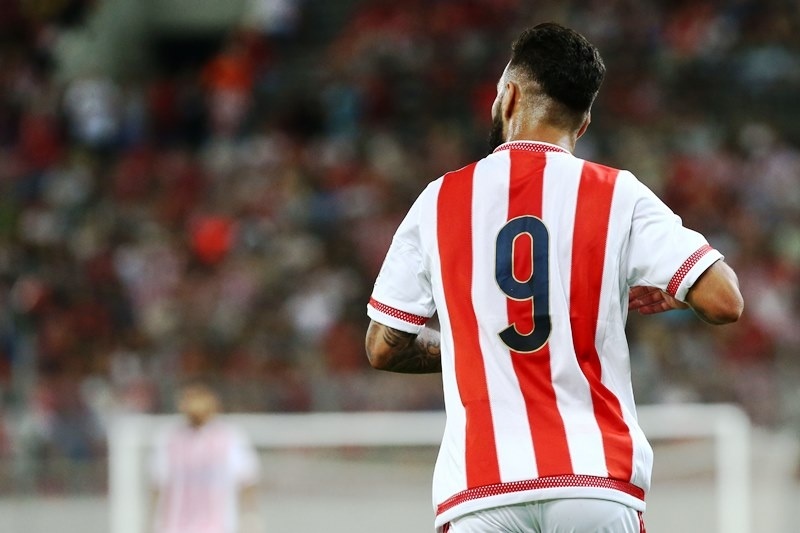 Μένει ο Ντουρμάζ