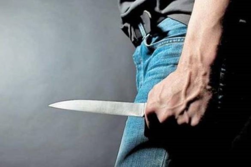 Πάτρα: Μαχαίρωσαν αστυνομικό έξω από νυχτερινό κέντρο