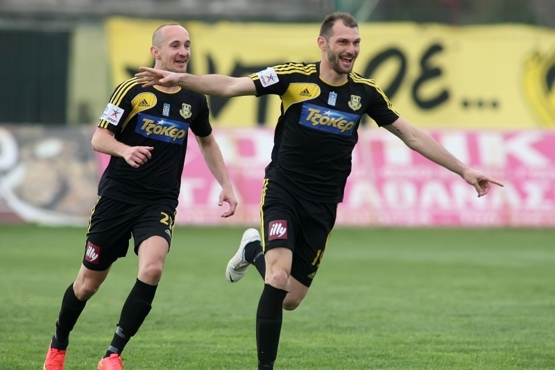 Την... έπεσαν με μπογιές σε παίκτη Football League!