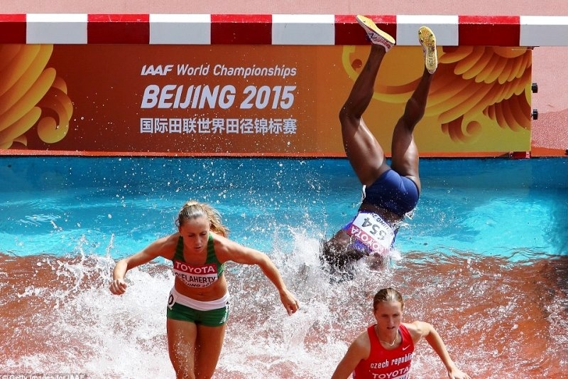 Η τούμπα του αιώνα στον στίβο! (photos)