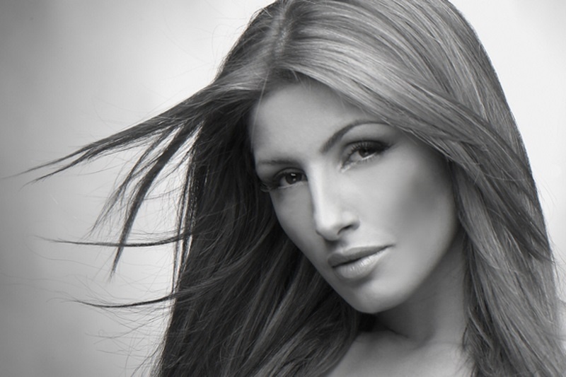 Αγνώριστη η Παπαρίζου. Δείτε την στην Πάργα λίγο μετά τον γάμο της