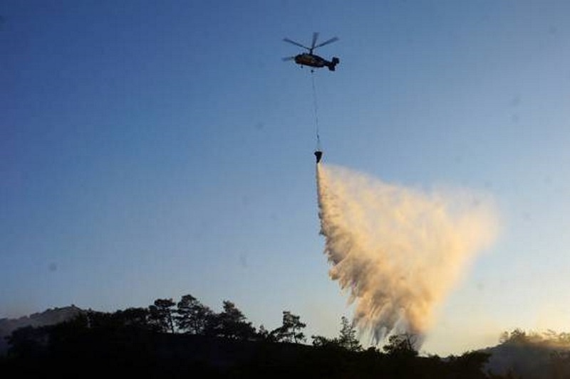 Σε εξέλιξη φωτιά στα όρια του Δήμου Ασπροπύργου και Φυλής