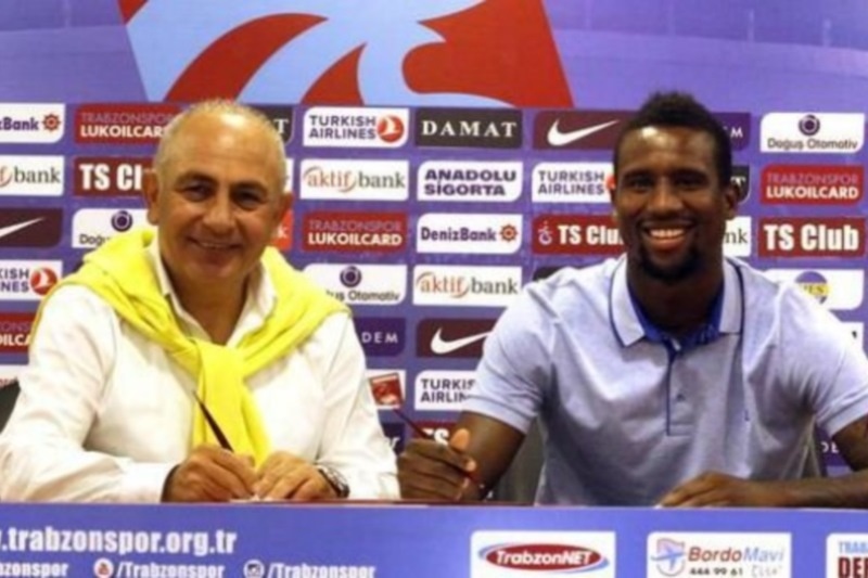 Πήρε Ντάγκλας η Τραμπζονσπόρ