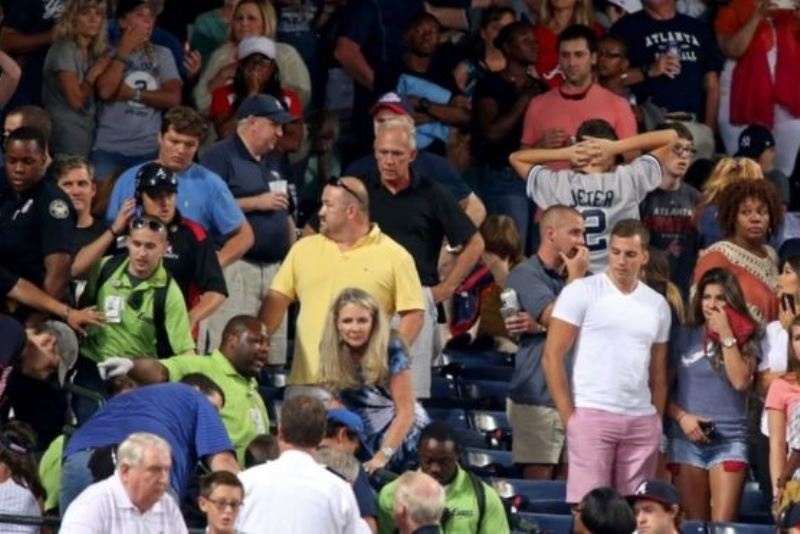 Νεκρός φίλαθλος από πτώση στις… εξέδρες!