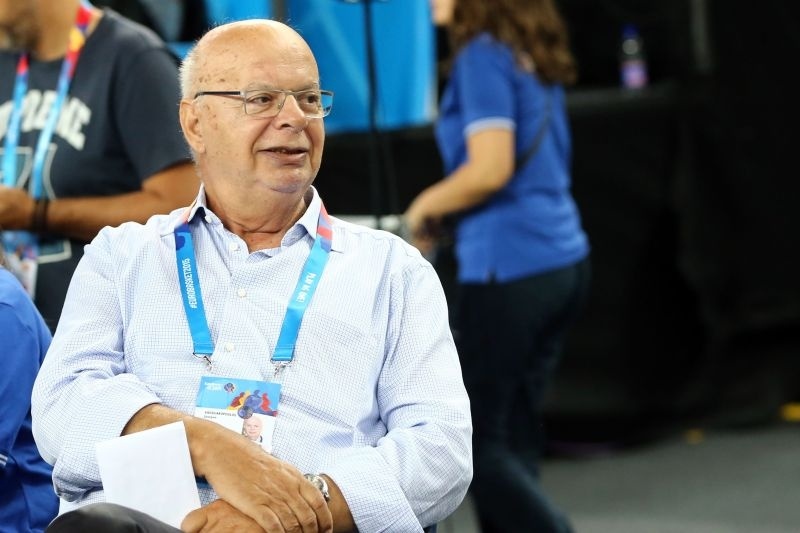 Στα αποδυτήρια Βασιλακόπουλος και πρέσβεις