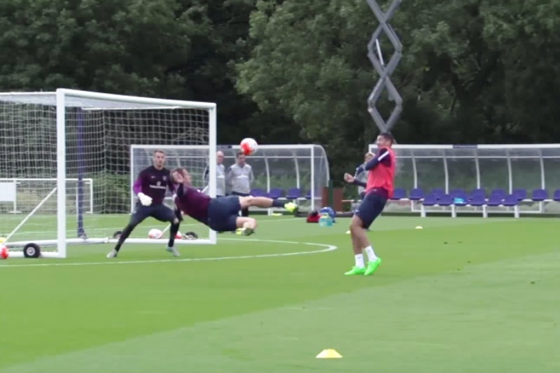 Απίστευτη γκολάρα από Γιαγκέλκα (video)