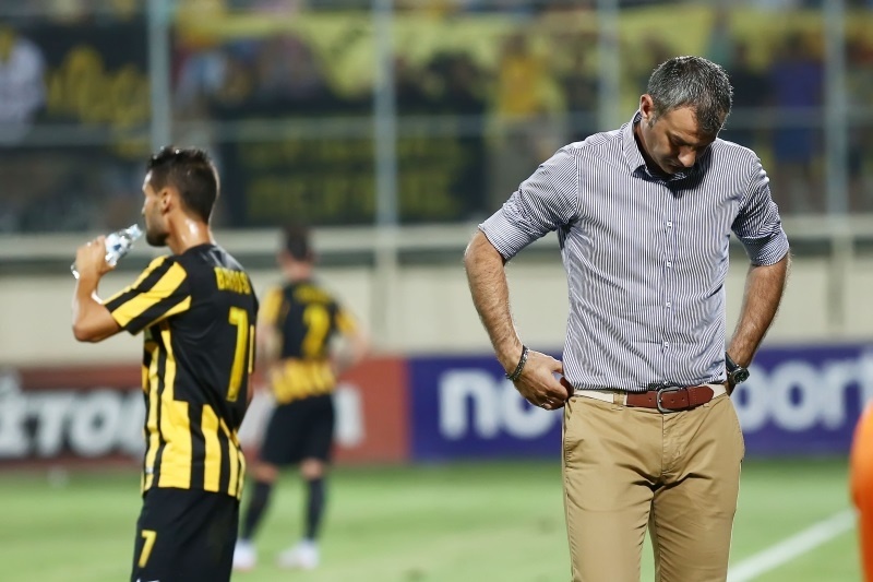 Sms σε Δέλλα από (δυσαρεστημένο) παίκτη της ΑΕΚ!