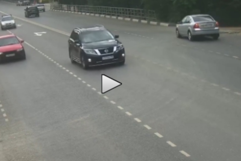 Μηχανή σήκωσε στον αέρα αυτοκίνητο! (video)