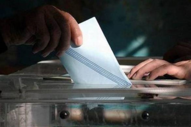 Δημοσκόπηση: «Ντέρμπι» ΣΥΡΙΖΑ – ΝΔ