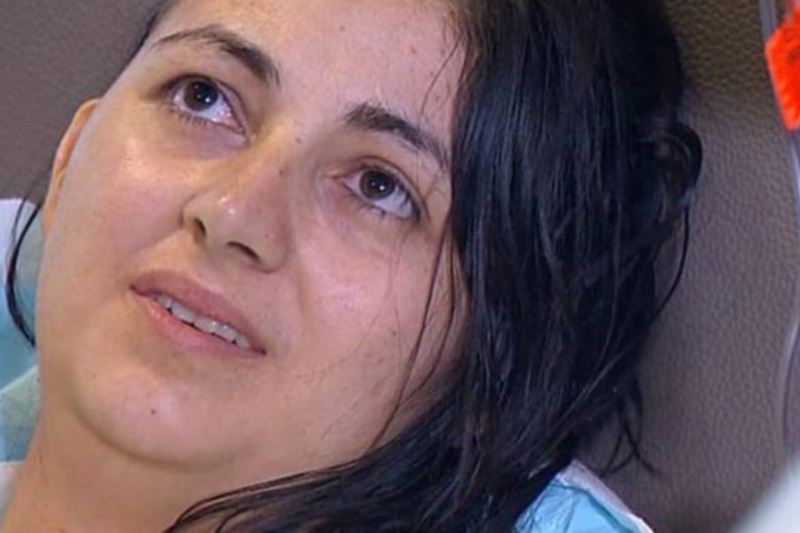 Η τρομακτική αιτία των πονοκεφάλων αυτής της γυναίκας θα σας δημιουργήσει εφιάλτες! (video)