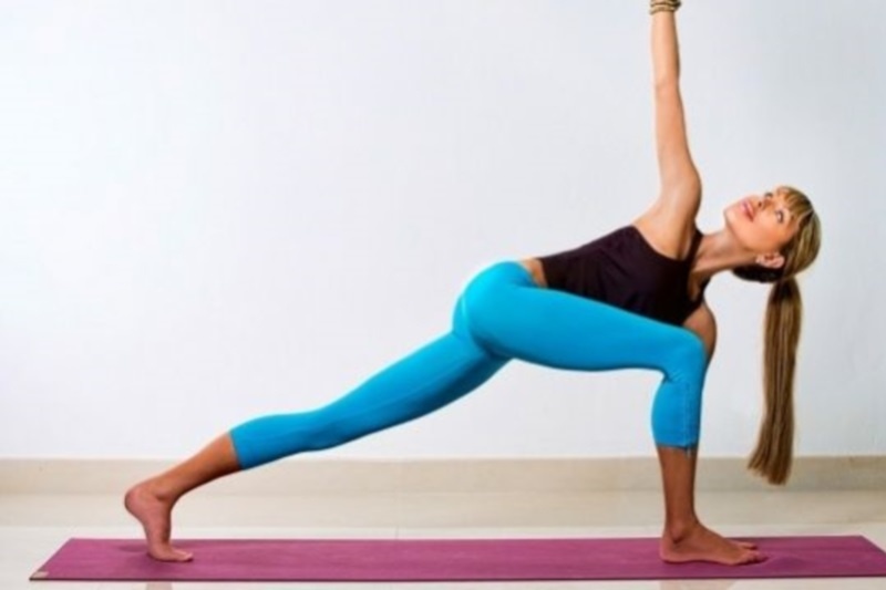 Κάντε detox με Yoga. Δείτε βήμα-βήμα τις ασκήσεις!