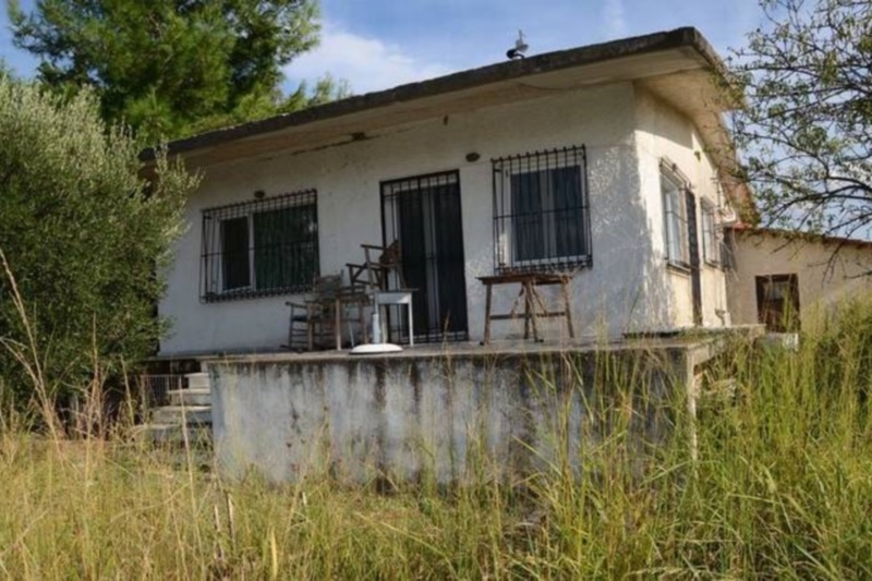 Αυτά βρήκε η Αντιτρομοκρατική στο κρησφύγετο του Πετρακάκου (photos)